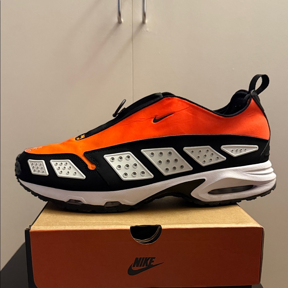 Nike Air Max SNDR - Bright Crimson and Black - Picture 3 of 11